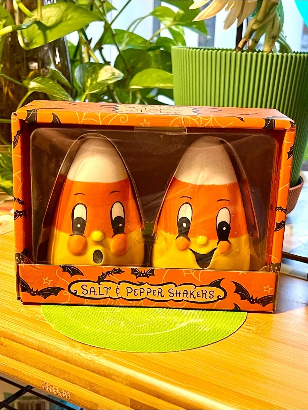 New Johanna Parker ceramic candy corn Halloween salt & pepper shakers
